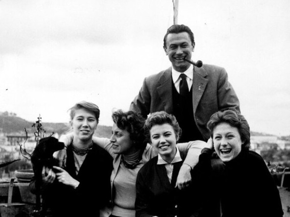 Topazia Alliata con il marito Fosco Maraini e le figlie (Foto d’archivio) 
